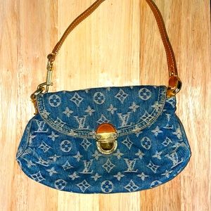 Authentic Louis Vuitton Denim Pleaty